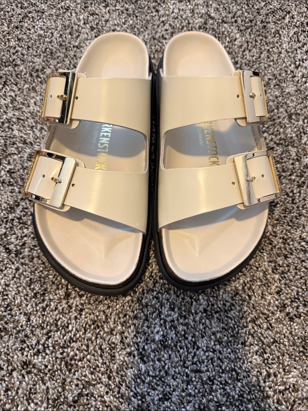 Birkenstock Womens Size 38 (Size 7) High Shine Ecru Arizona Droplet Buckle Slide